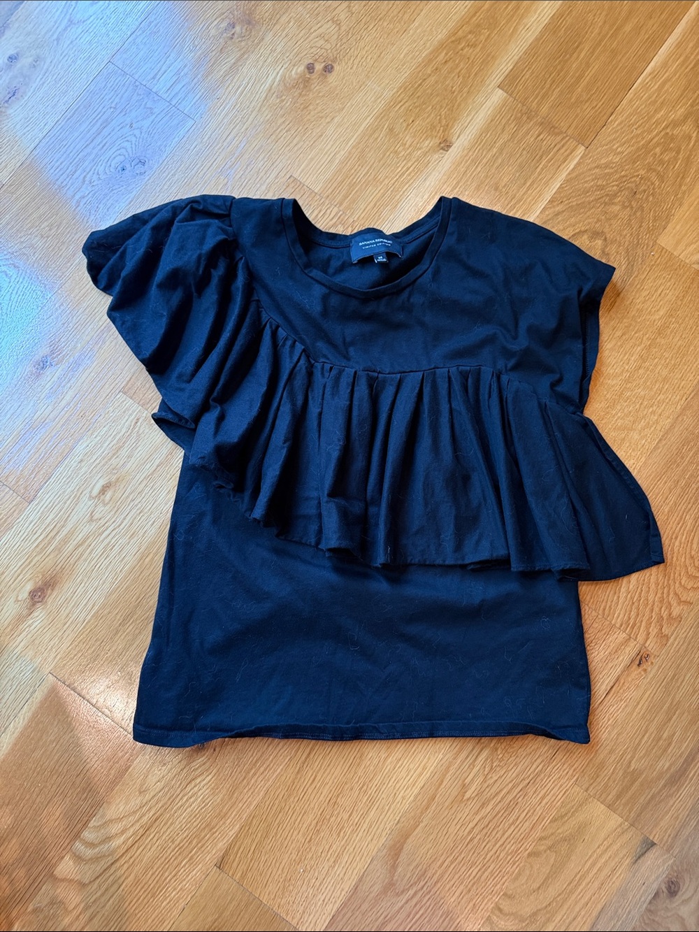 Banana Republic Black Short-Sleeve Ruffle Tee medium